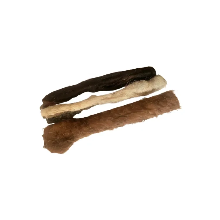skora-wolowa-z-wlosem-suszona-naturalny-gryzak-dla-psa-30cm-1szt.webp
